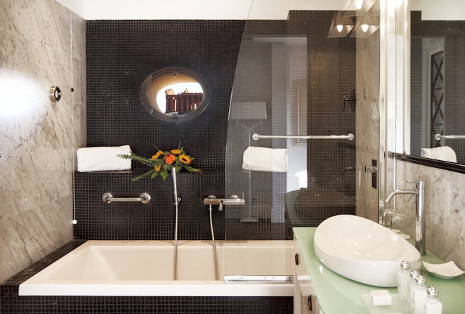 Superior - Bathroom
