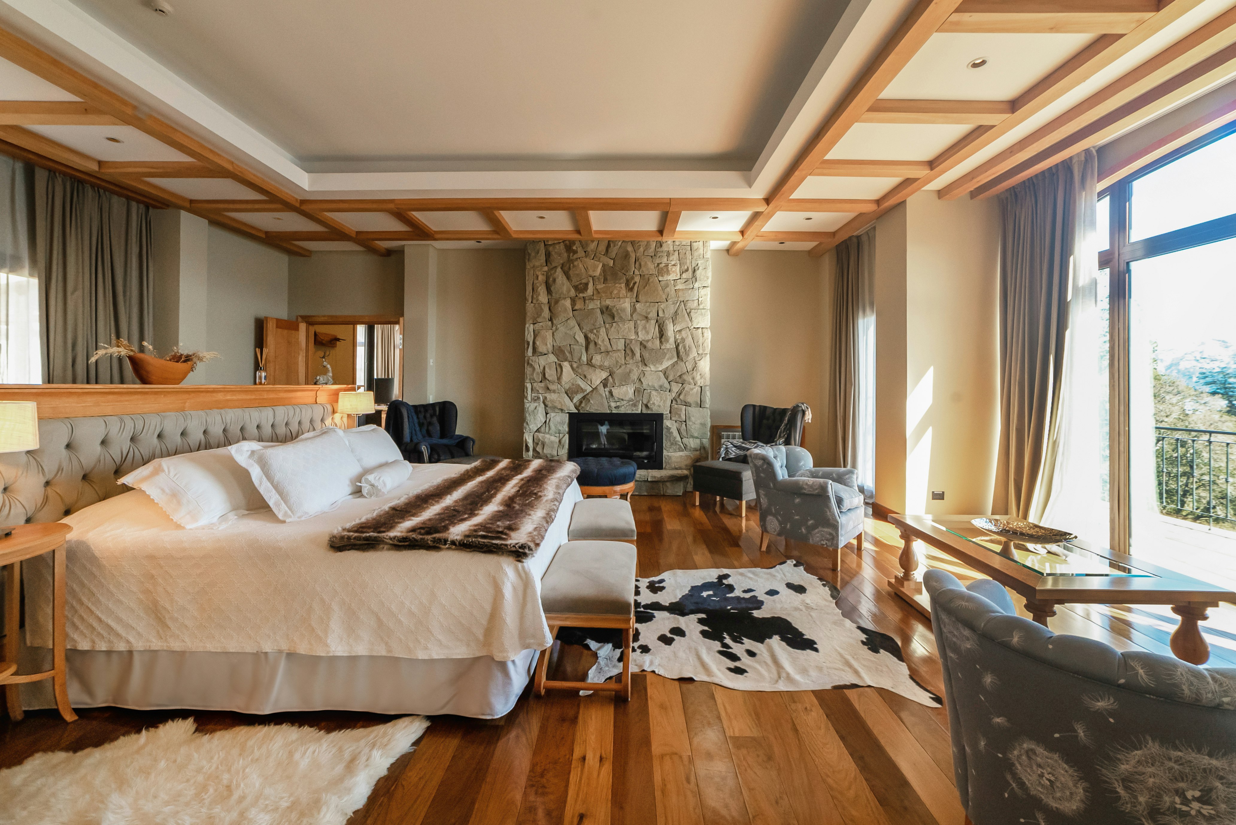 Victoria Royal Suite - Bedroom