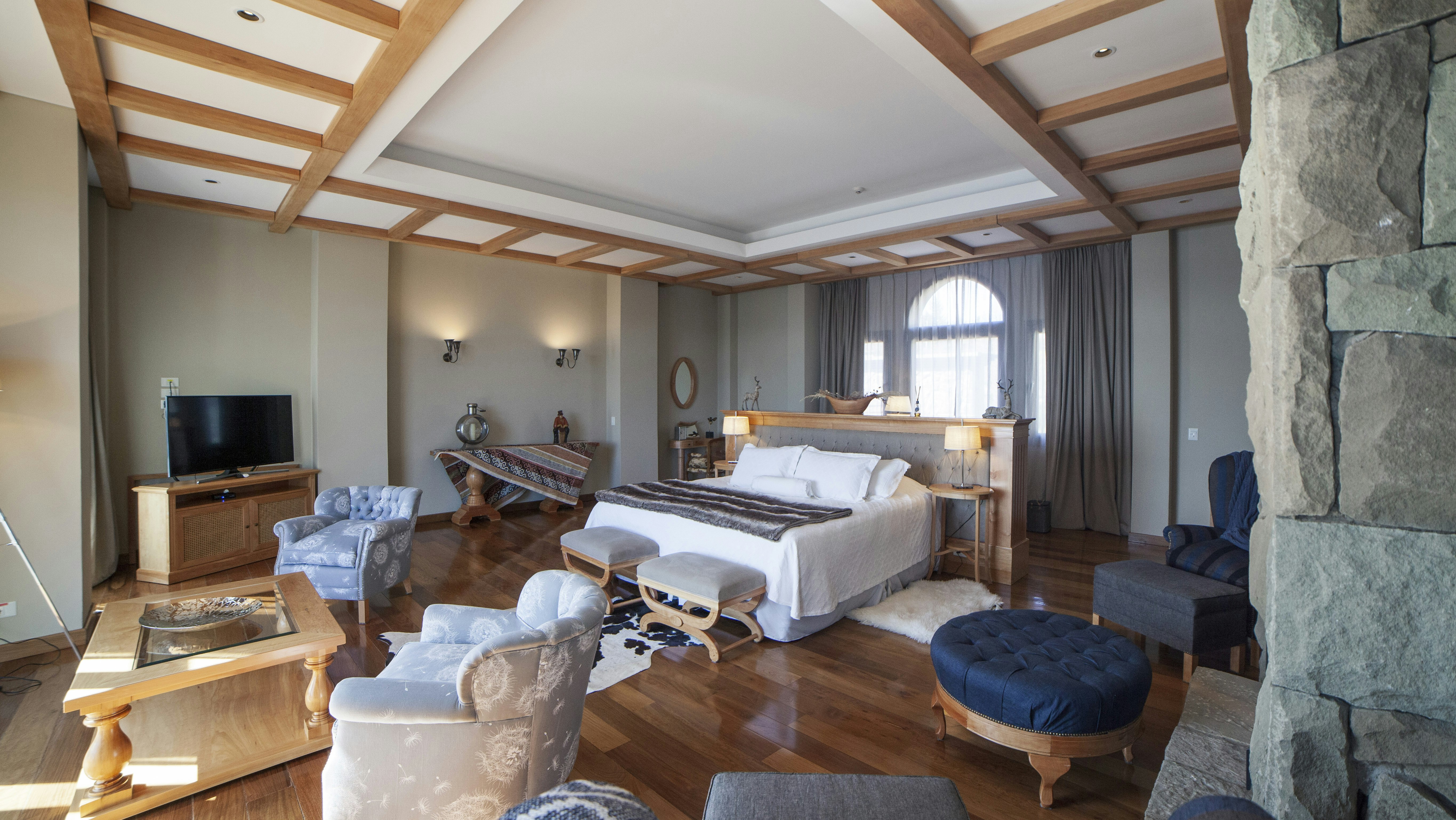 Victoria Royal Suite - Bedroom