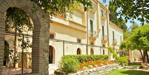 Teatro Greco Historic House - Courtyard