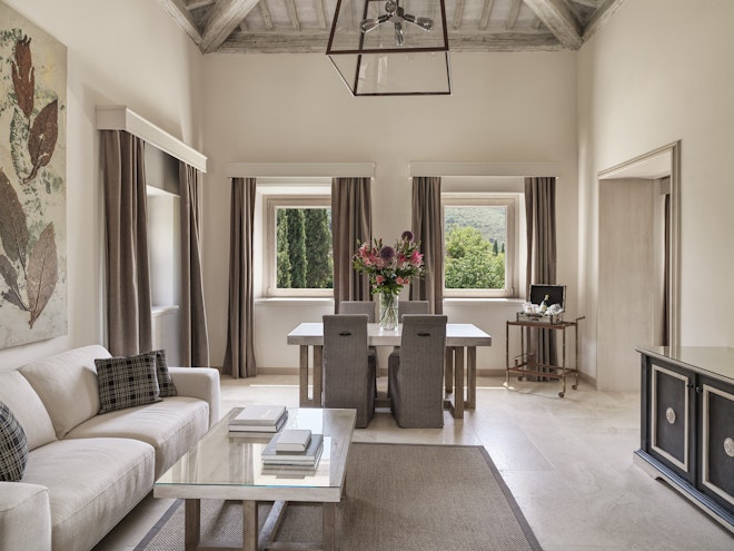 Grand Suite - Living Room