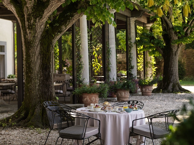 Outdoor Breakfast - Antica Casina di Caccia Restaurant