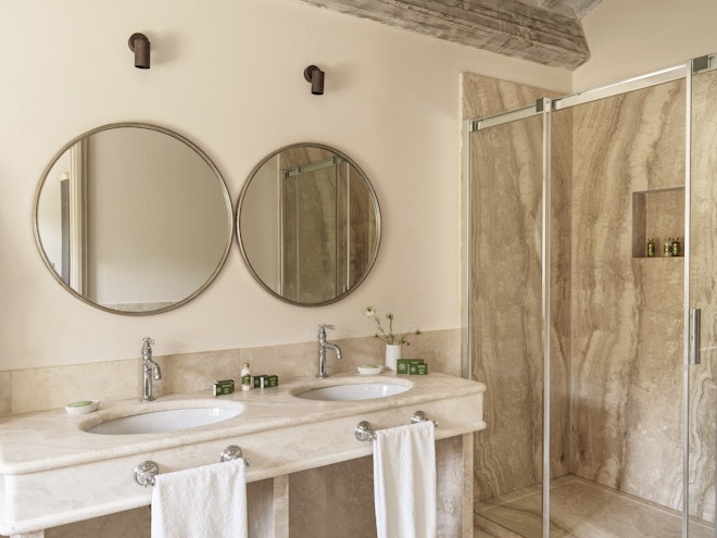Shower - Grand Suite