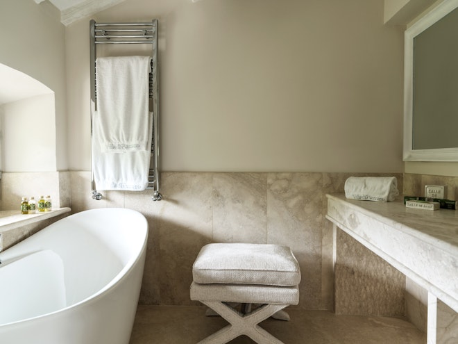 Attic Suite - Bathroom