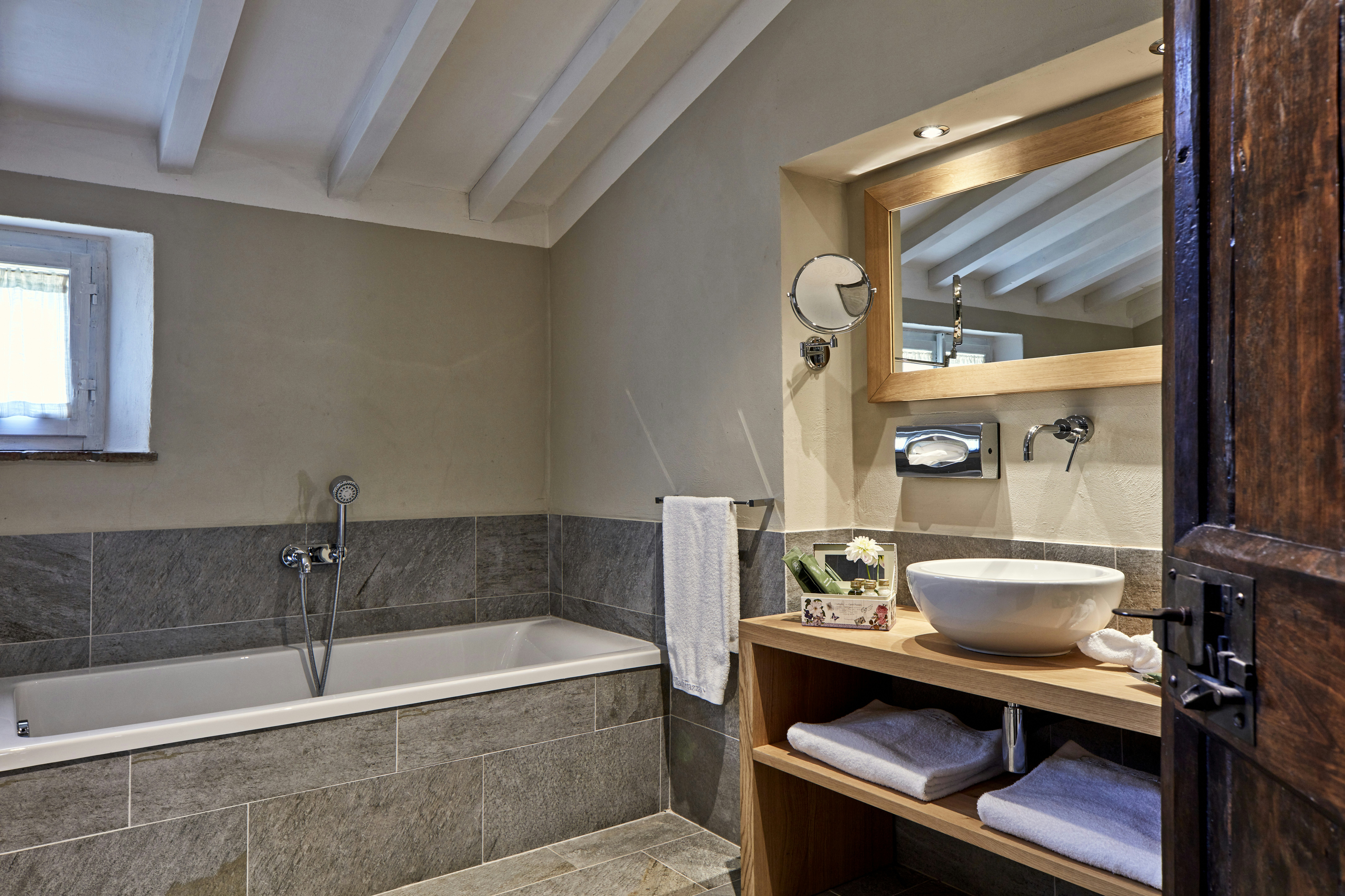 Garden Junior Suite - Bathroom