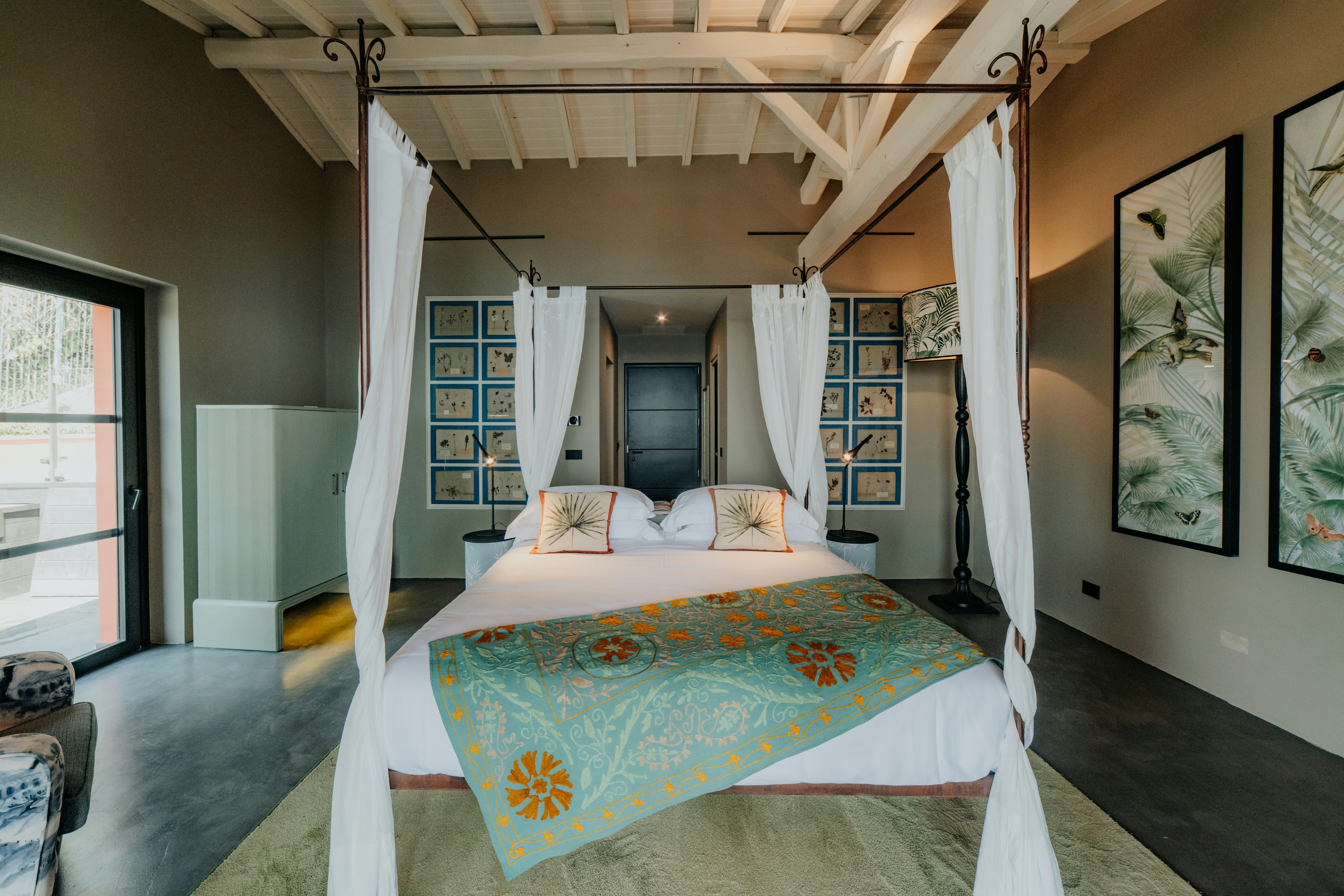 Prestige with private pool