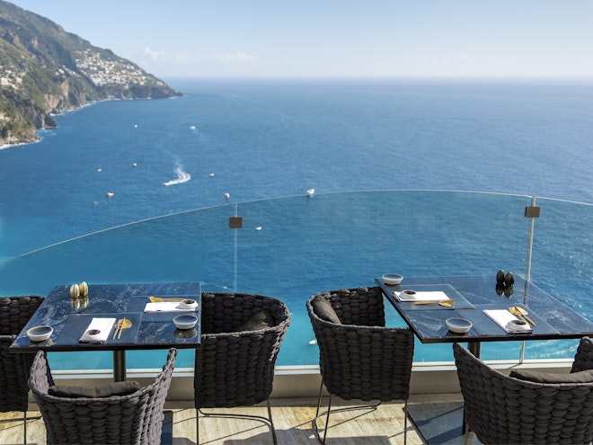 Gold Sky Bar & Restaurant