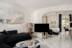 Master Suite - Living Area