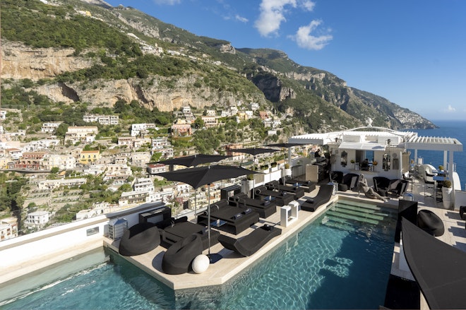 GOLD Sky Pool Club