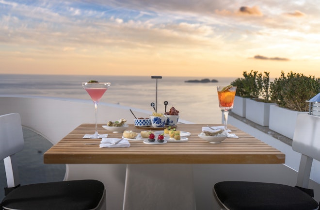 Gold Champagne Bar Aperitif