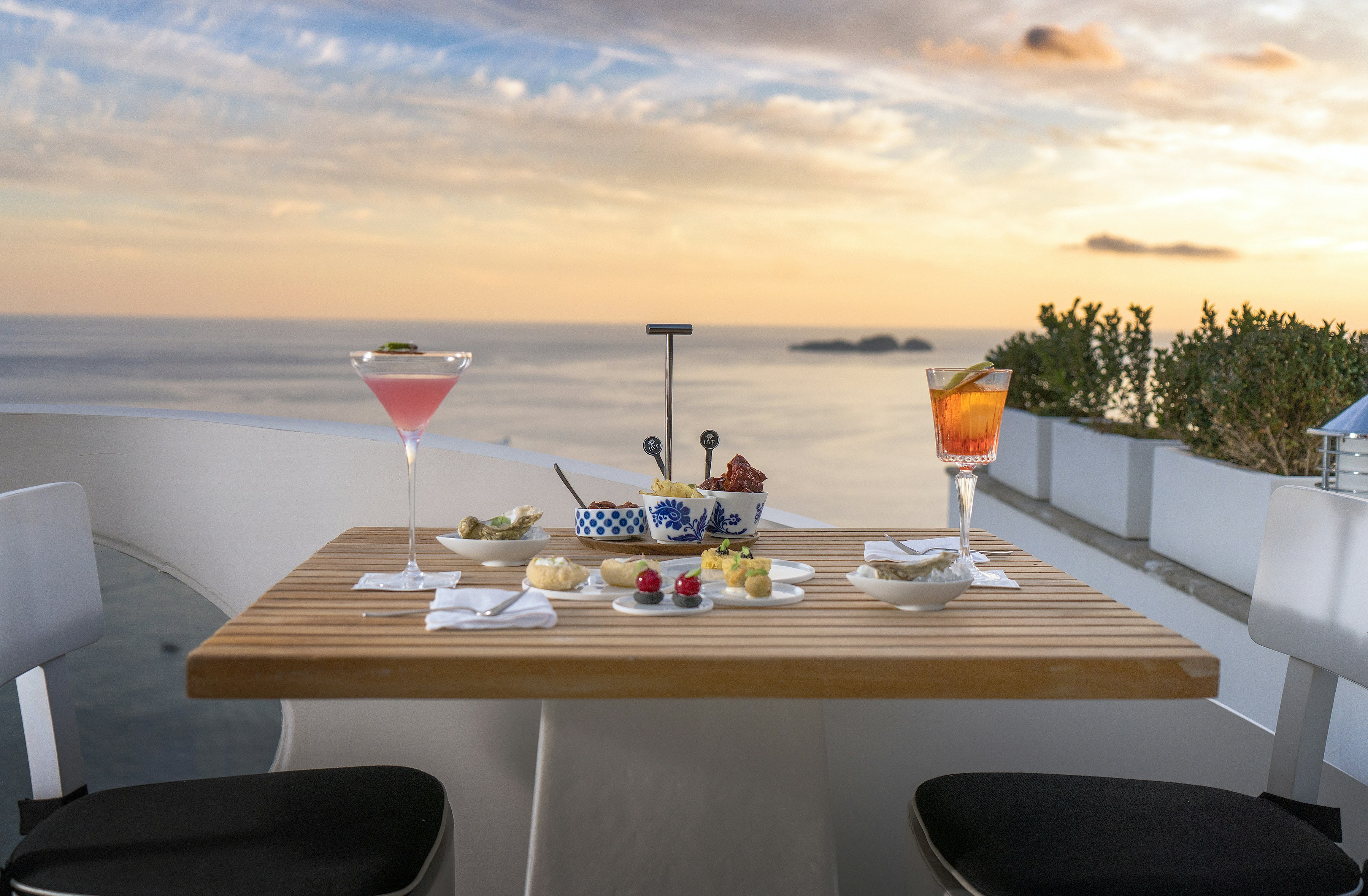 Gold Champagne Bar Aperitif