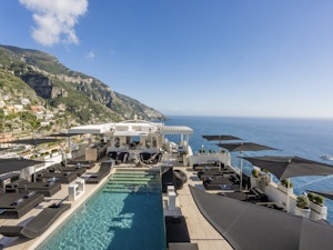 GOLD Sky Pool Club