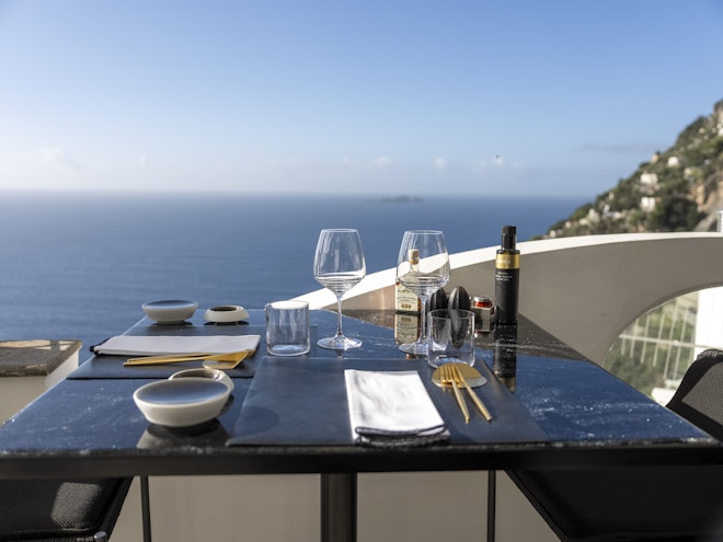 Gold Sky Bar & Restaurant