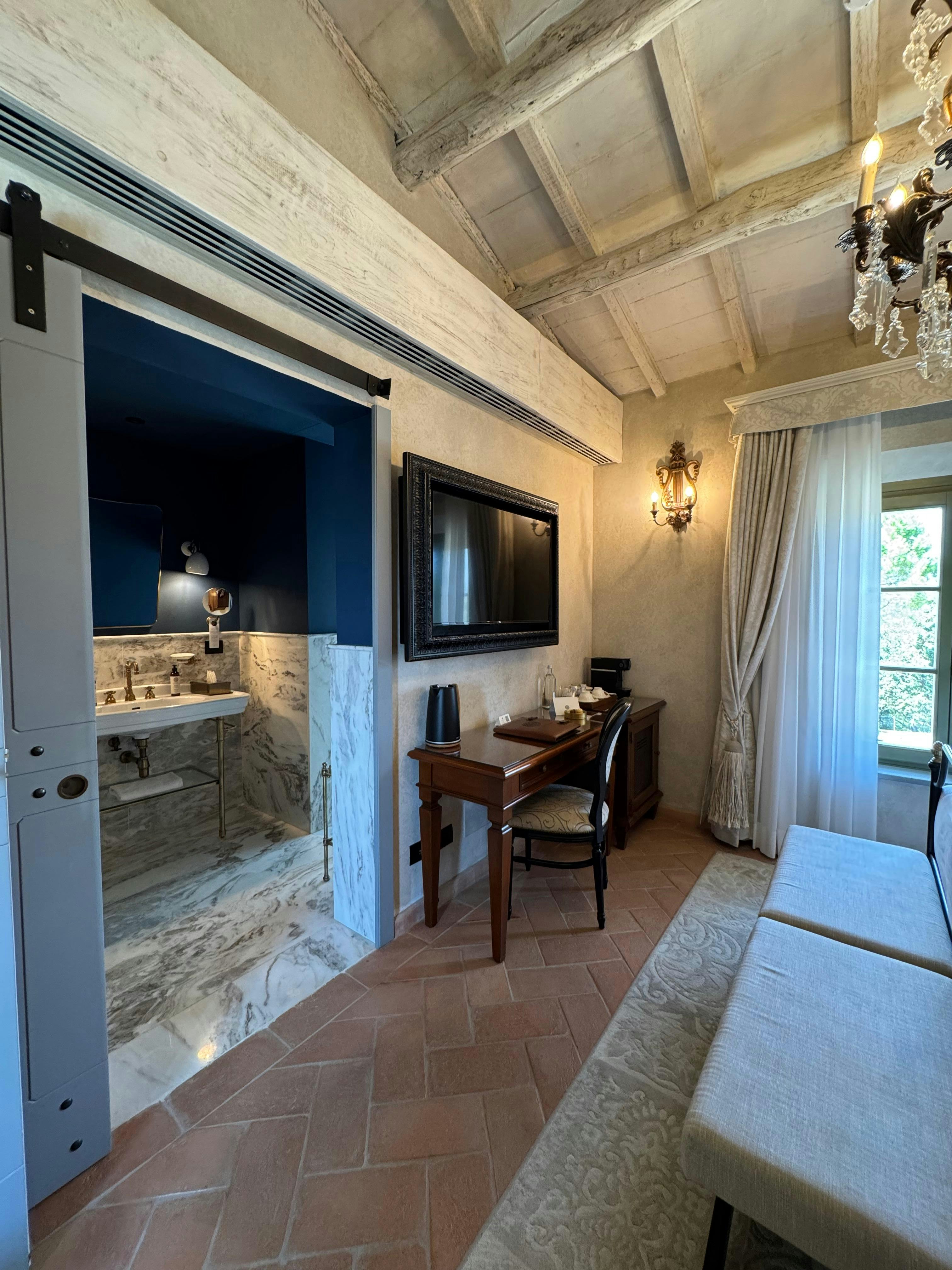 Classic Room - Bedroom