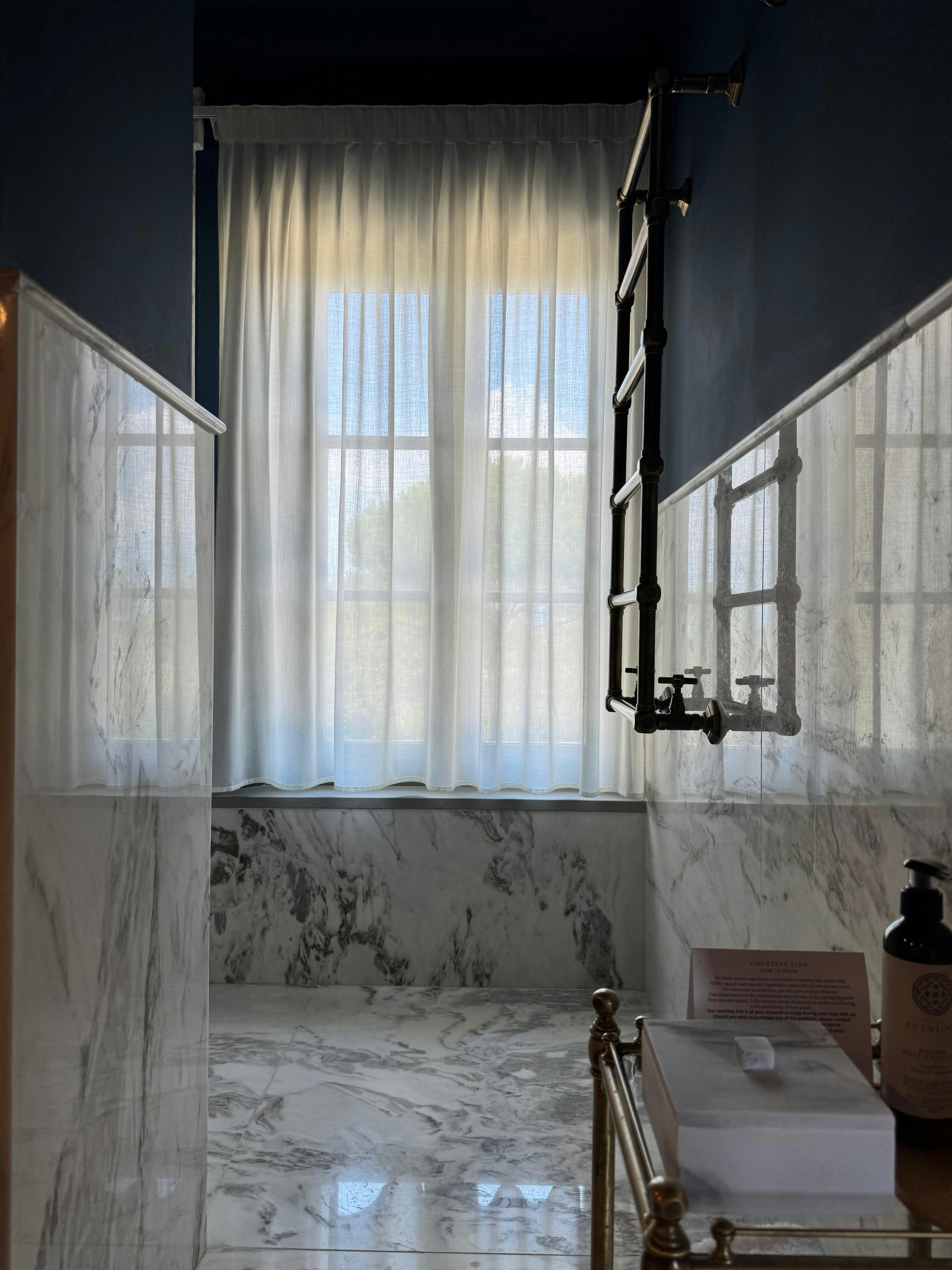 Classic Room - Bathroom