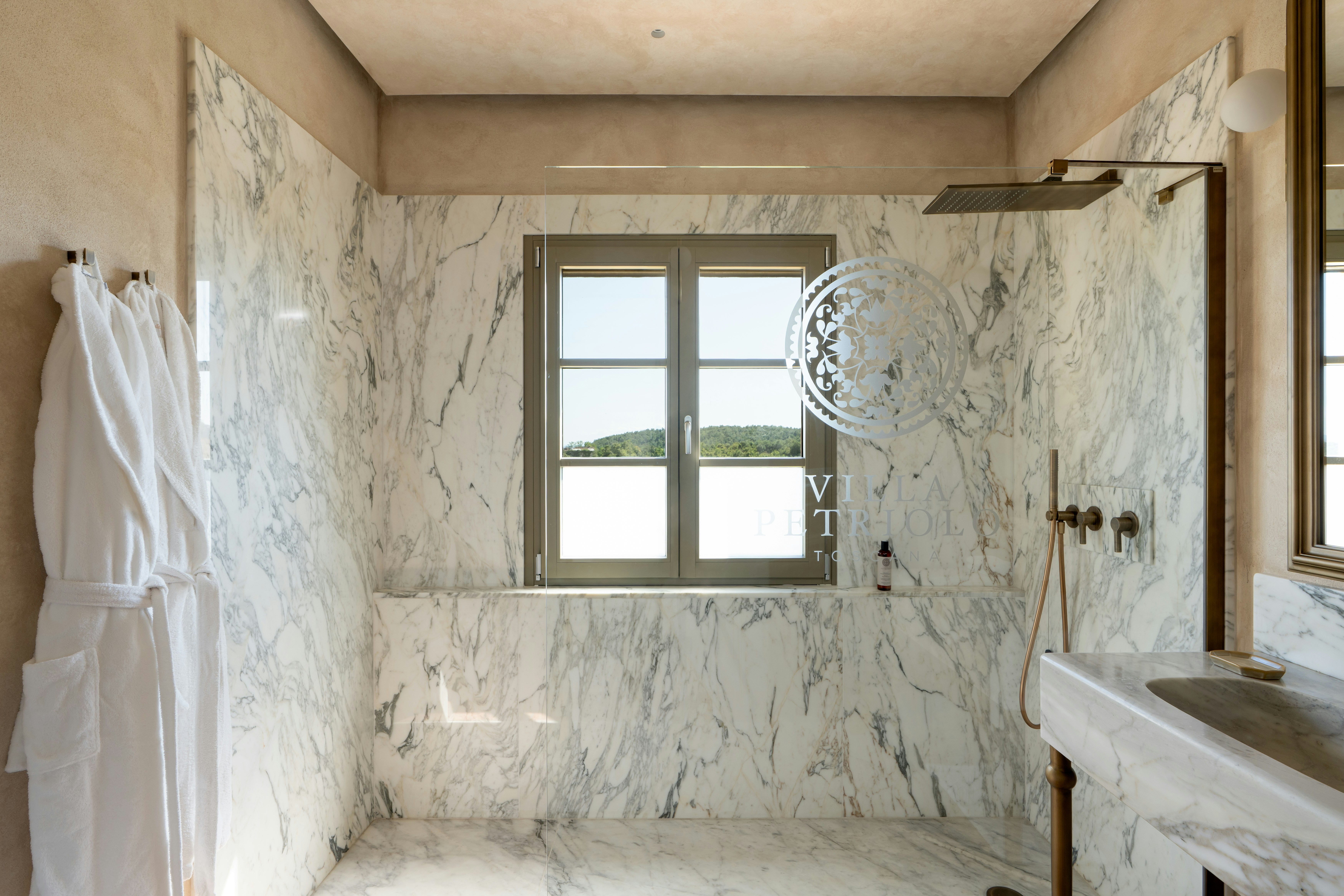 Castelforno Private Apartment Suite - Bathroom