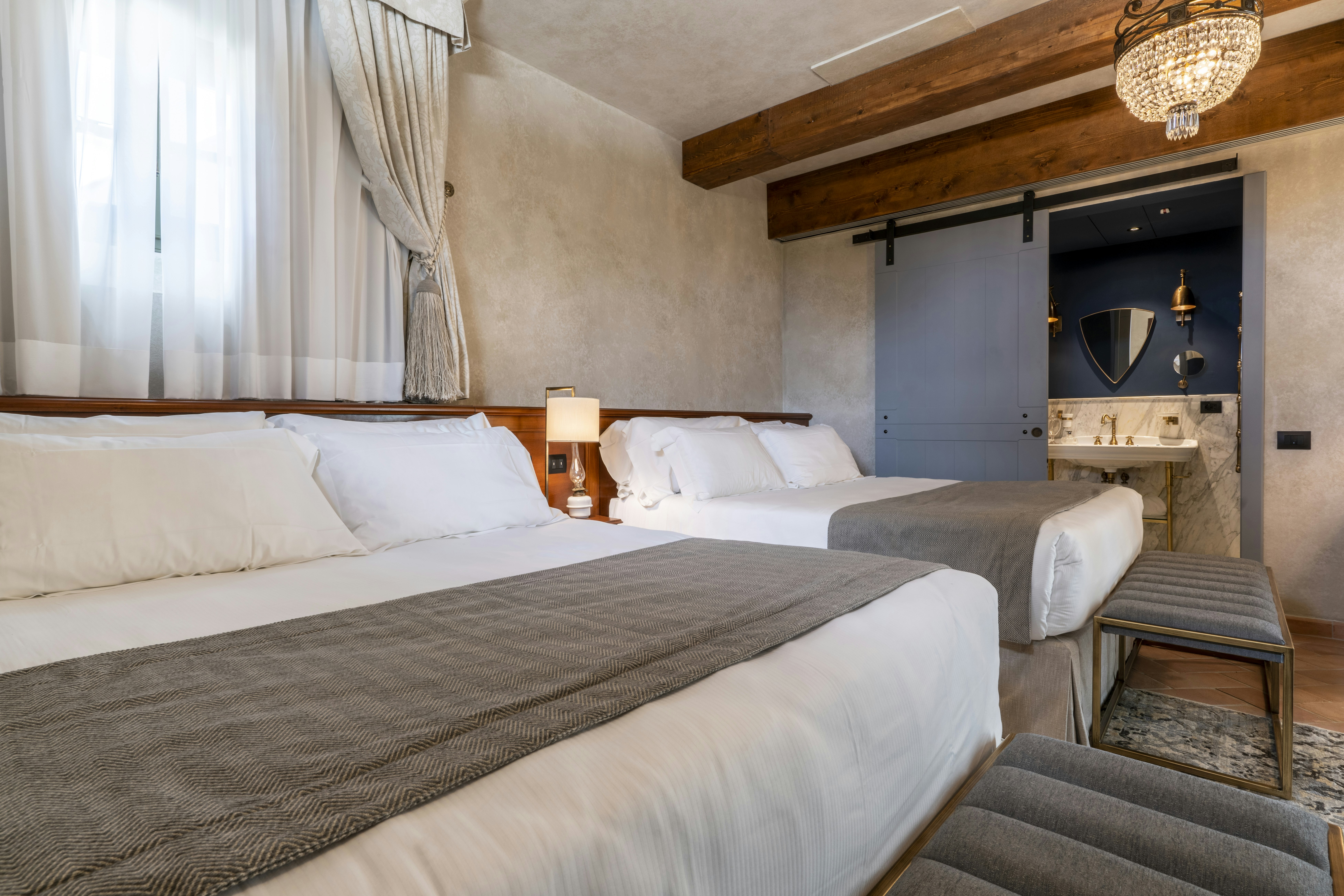 Pool Family Suite - Bedroom