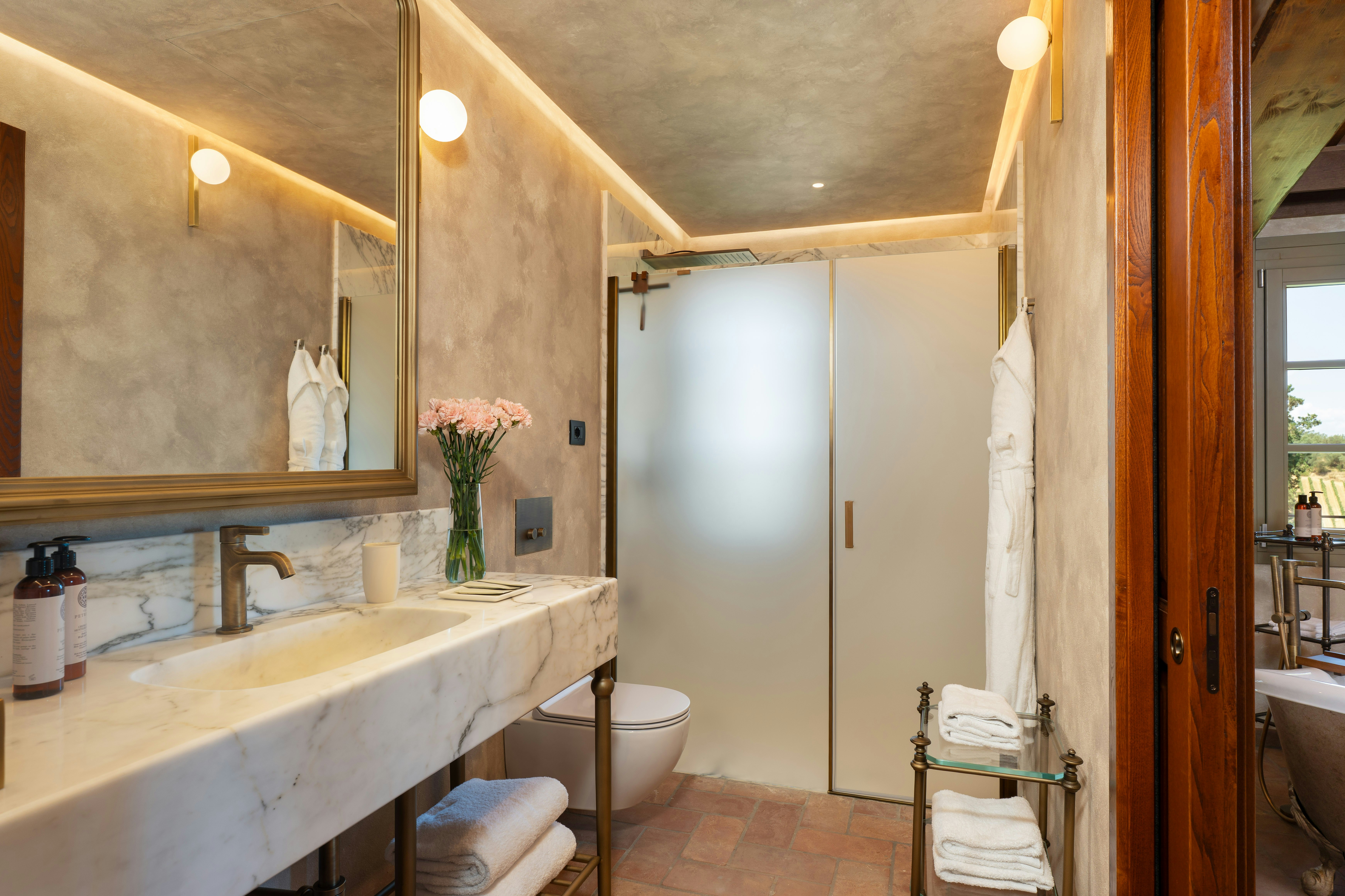 Castelforno Private Apartment Suite with Terrace - Bathroom