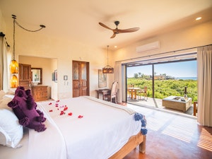 Beach View Bungalow King