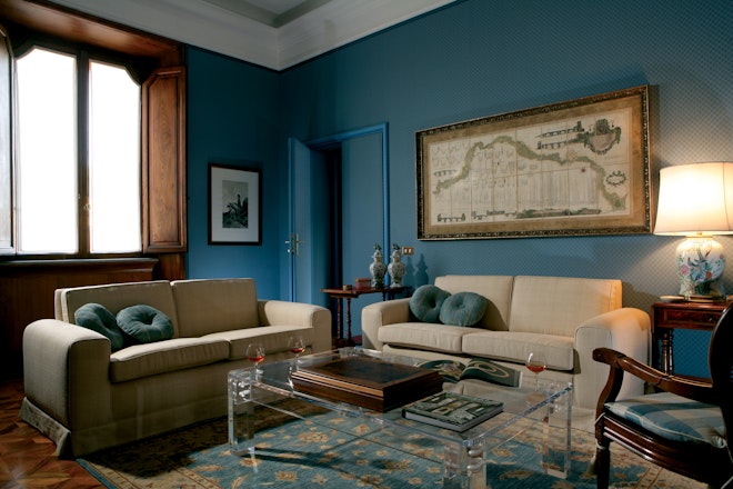 Grand Deluxe Suite - Living Area