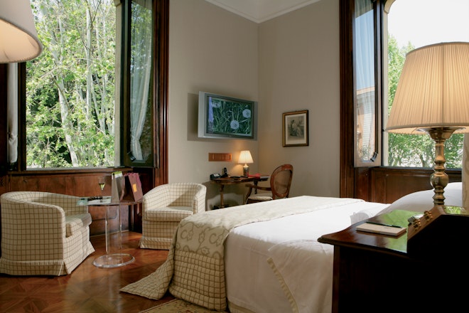 Romantic Room - Bedroom