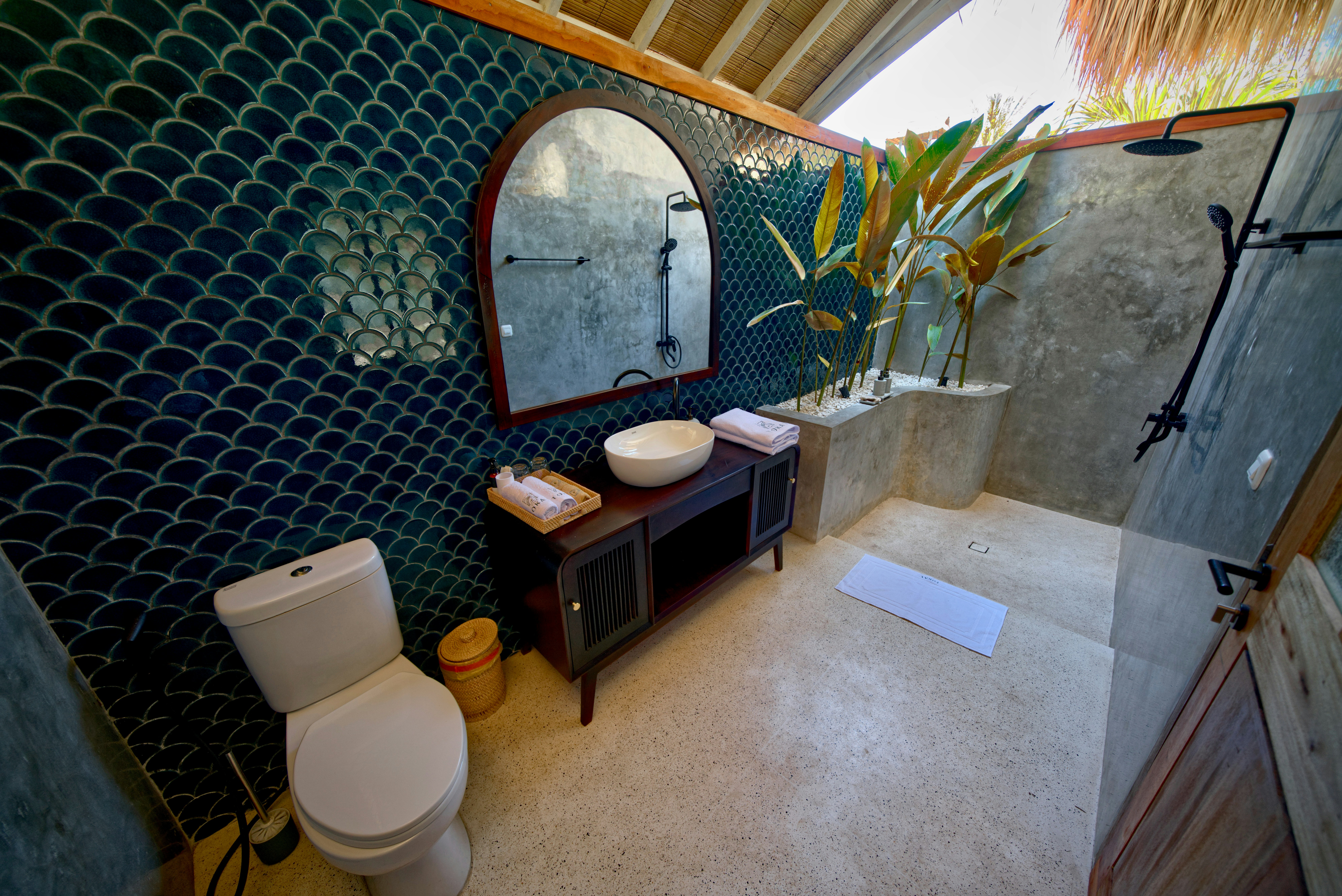 The Pearl - Bathroom