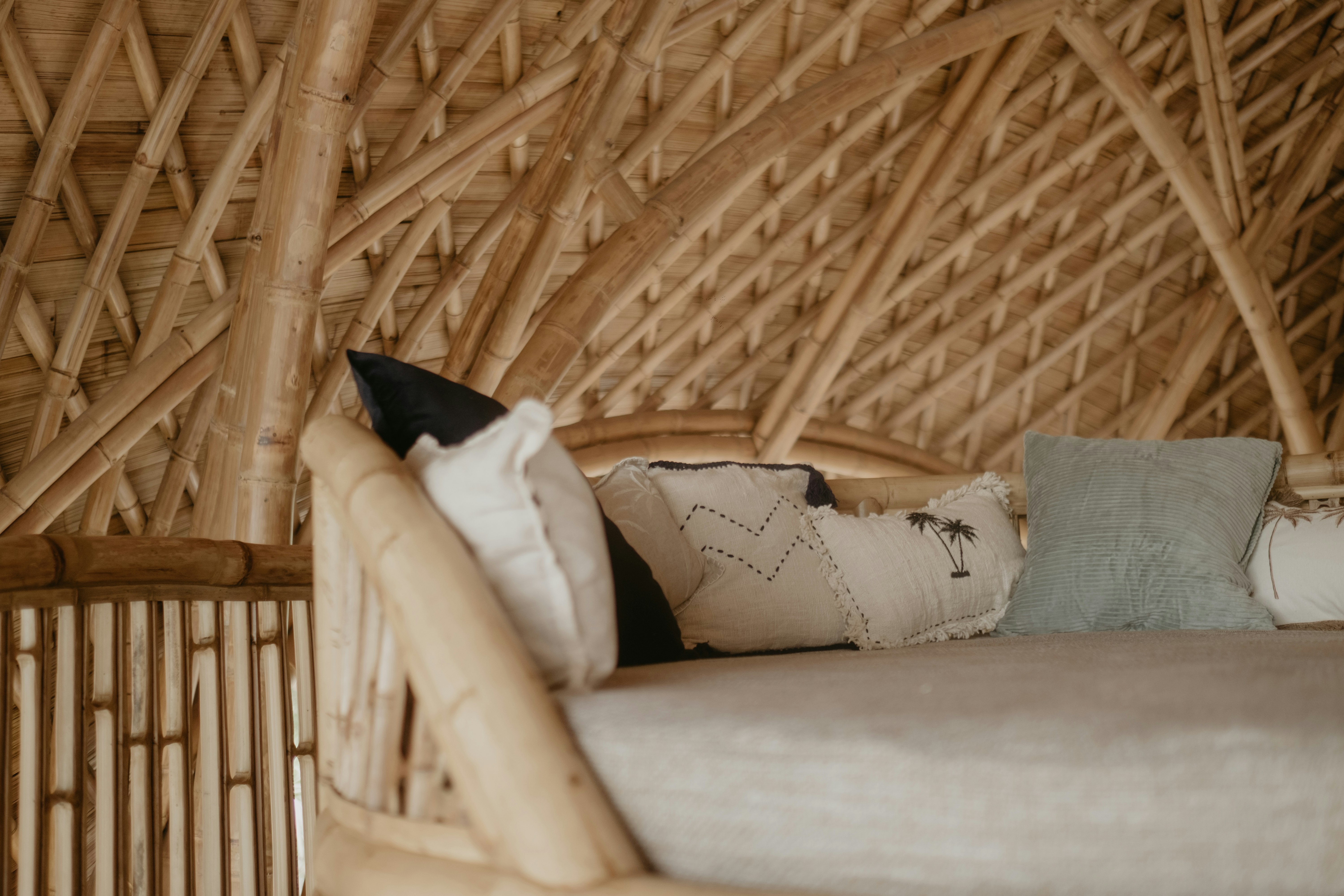 The Leaf - Lounge Details