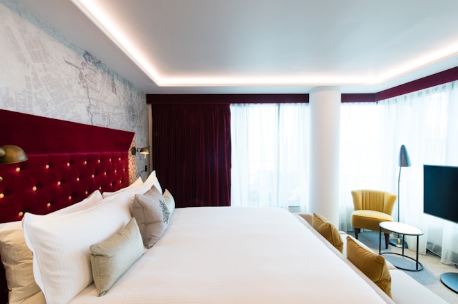 Deluxe Studio - Bedroom