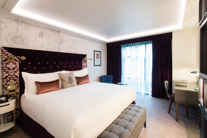 Deluxe Room - Bedroom