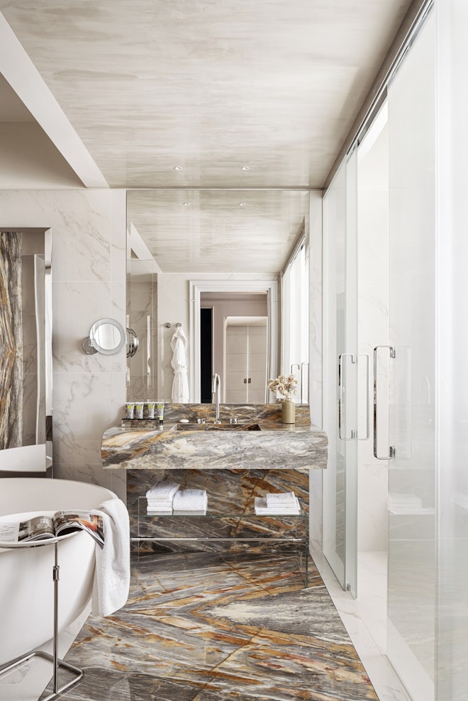 Suite Bathroom