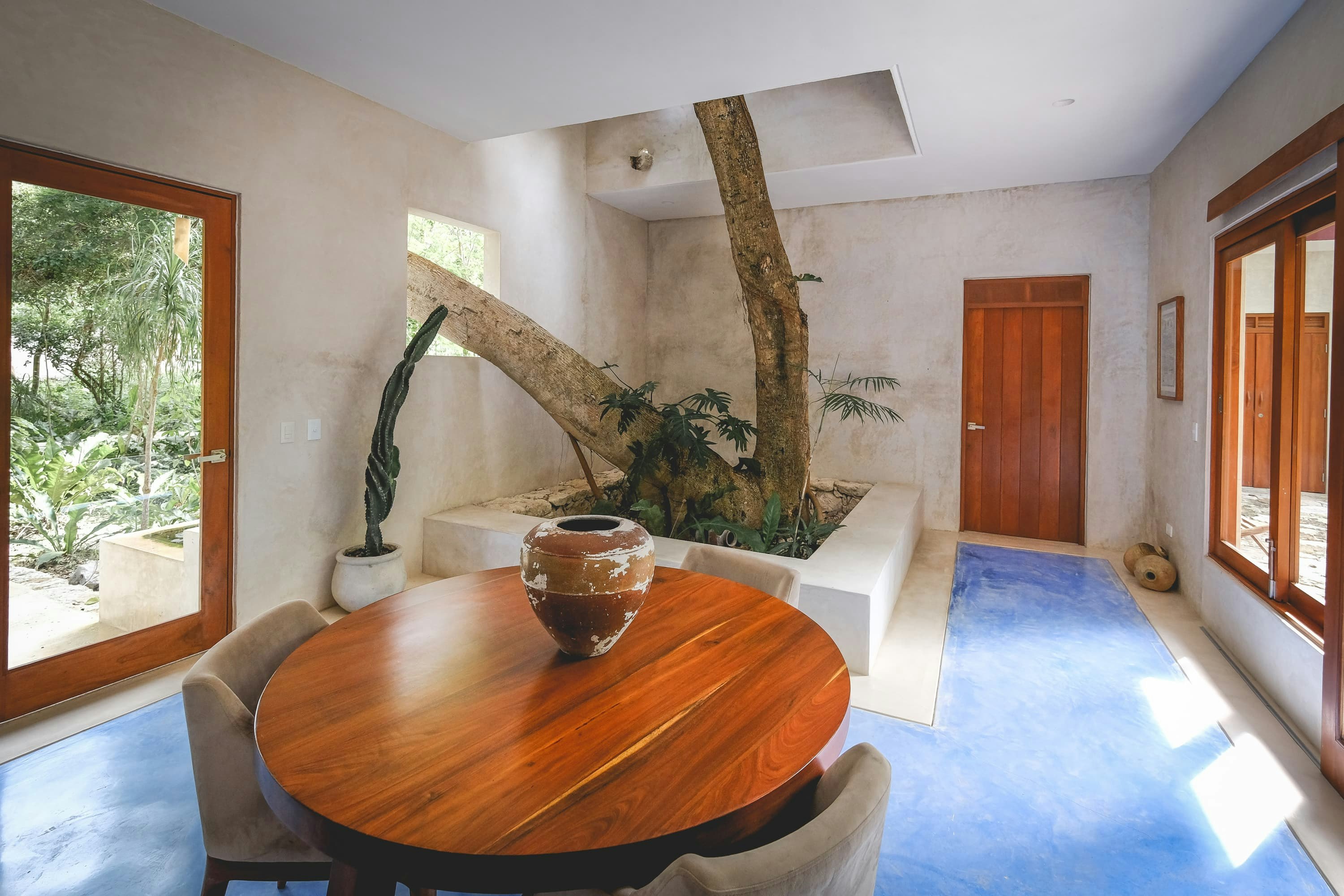 Master 2B Villa with Plunge Pool - Dining Area