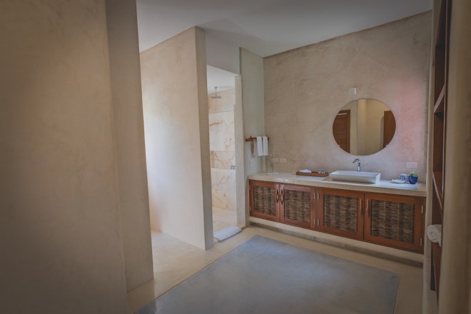 Master 2B Villa with Plunge Pool - Bathroom