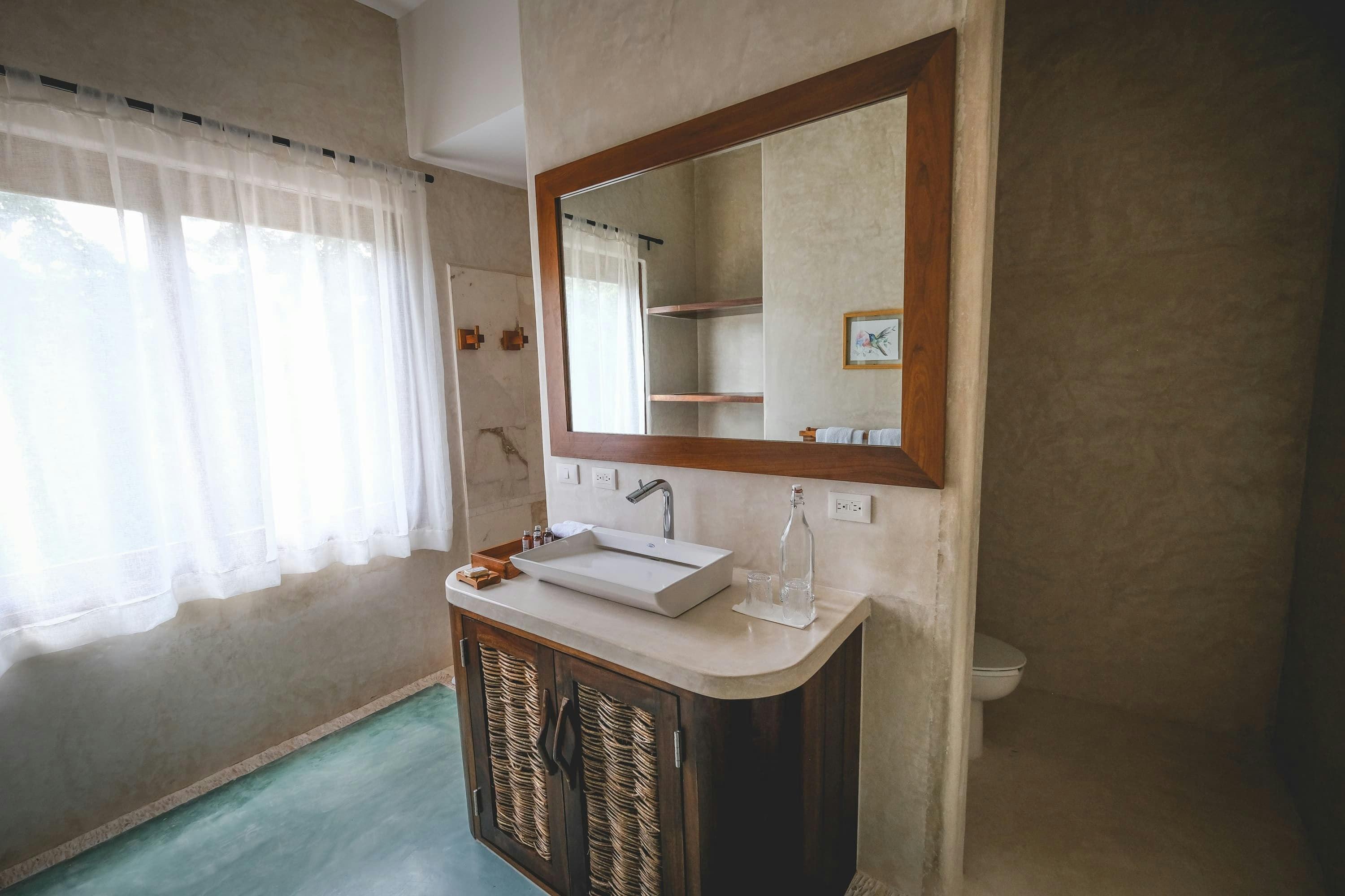 Standard King - Bathroom