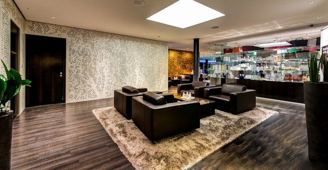 Spa Reception & Wellness Shop