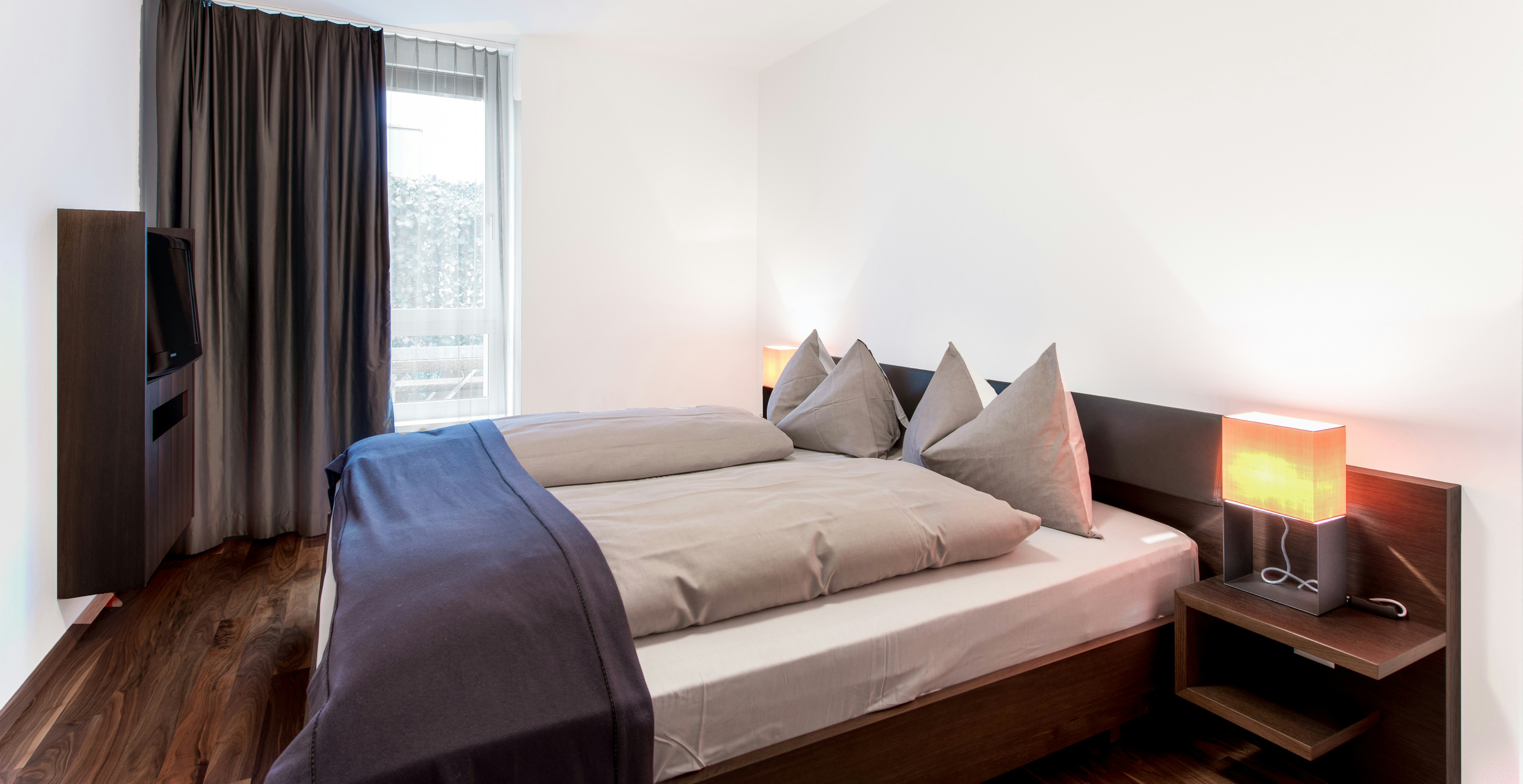 Apartment parents room