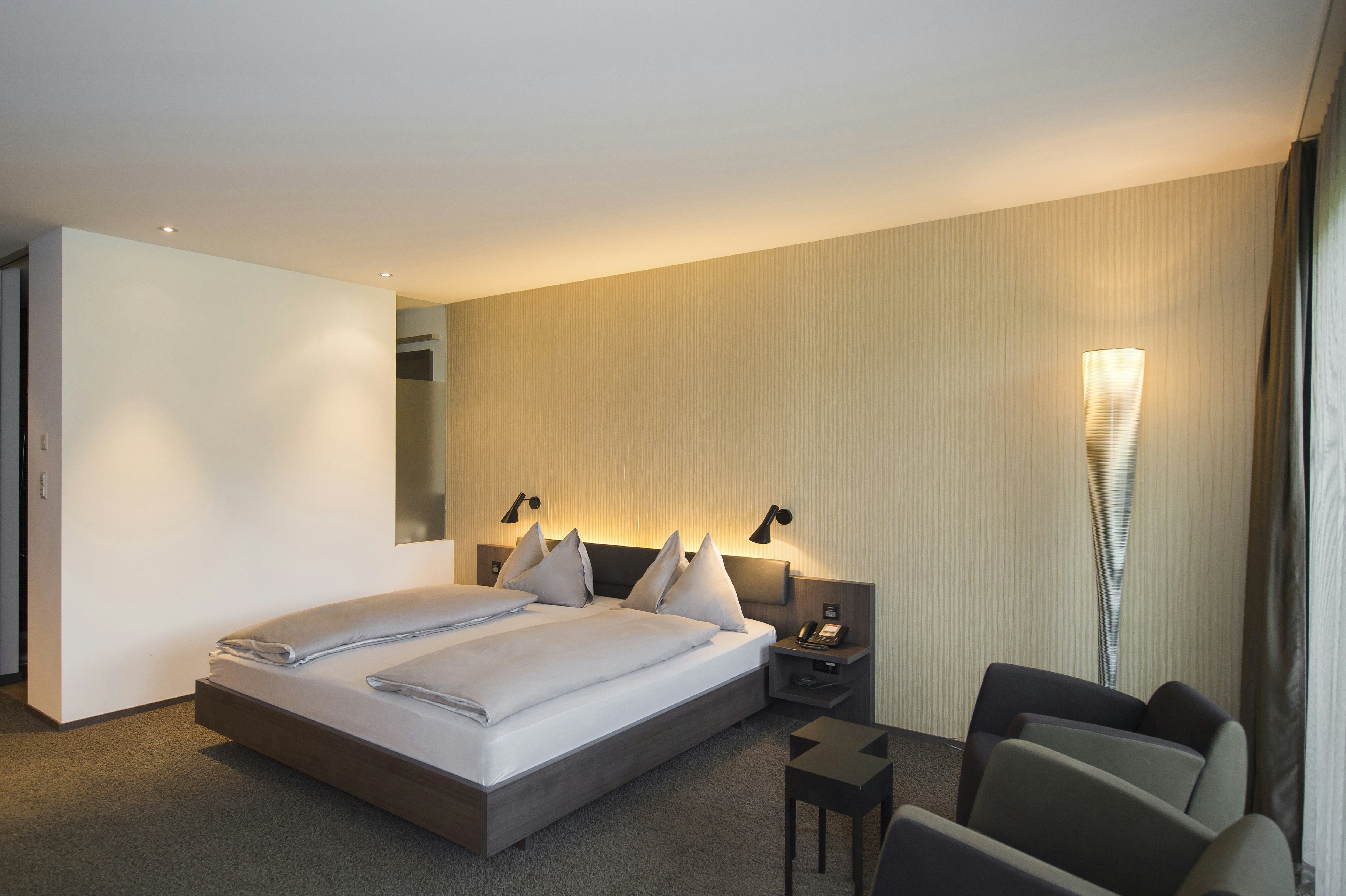 Bedroom double balcony