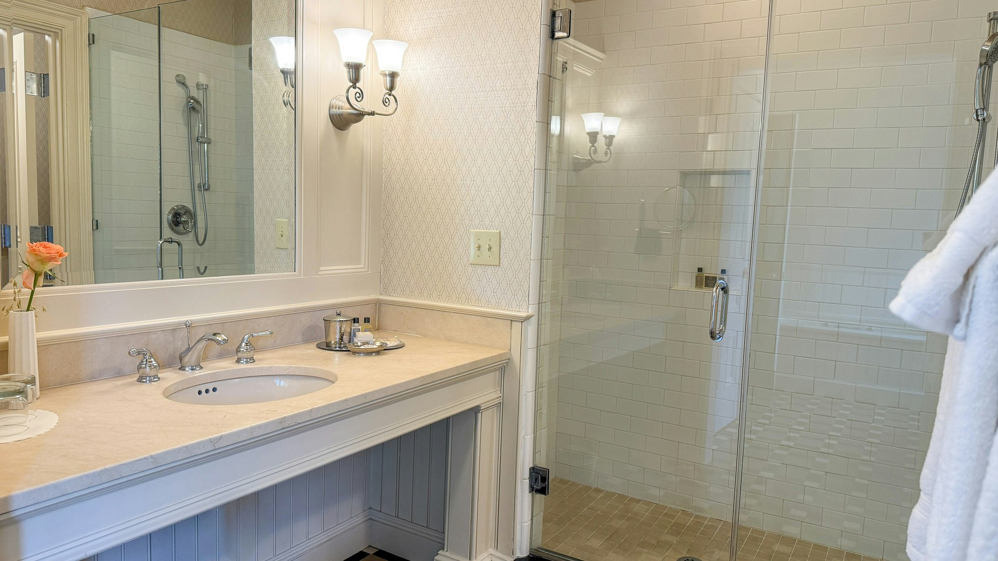 Mansion Suite Bathroom