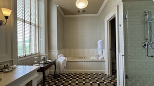 Mansion Room Bath