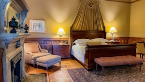 Mansion Suite