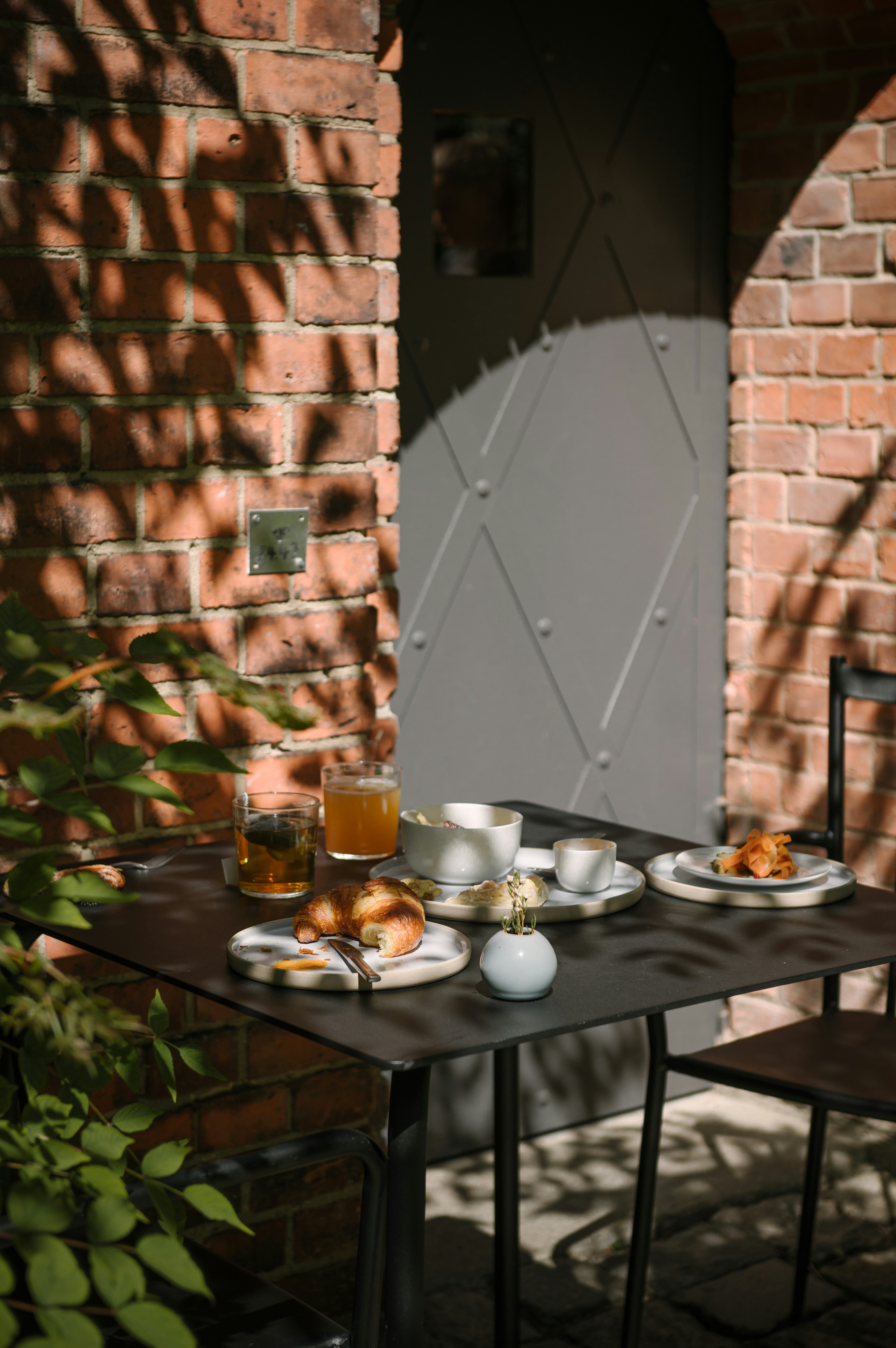Breakfast In The Garden
