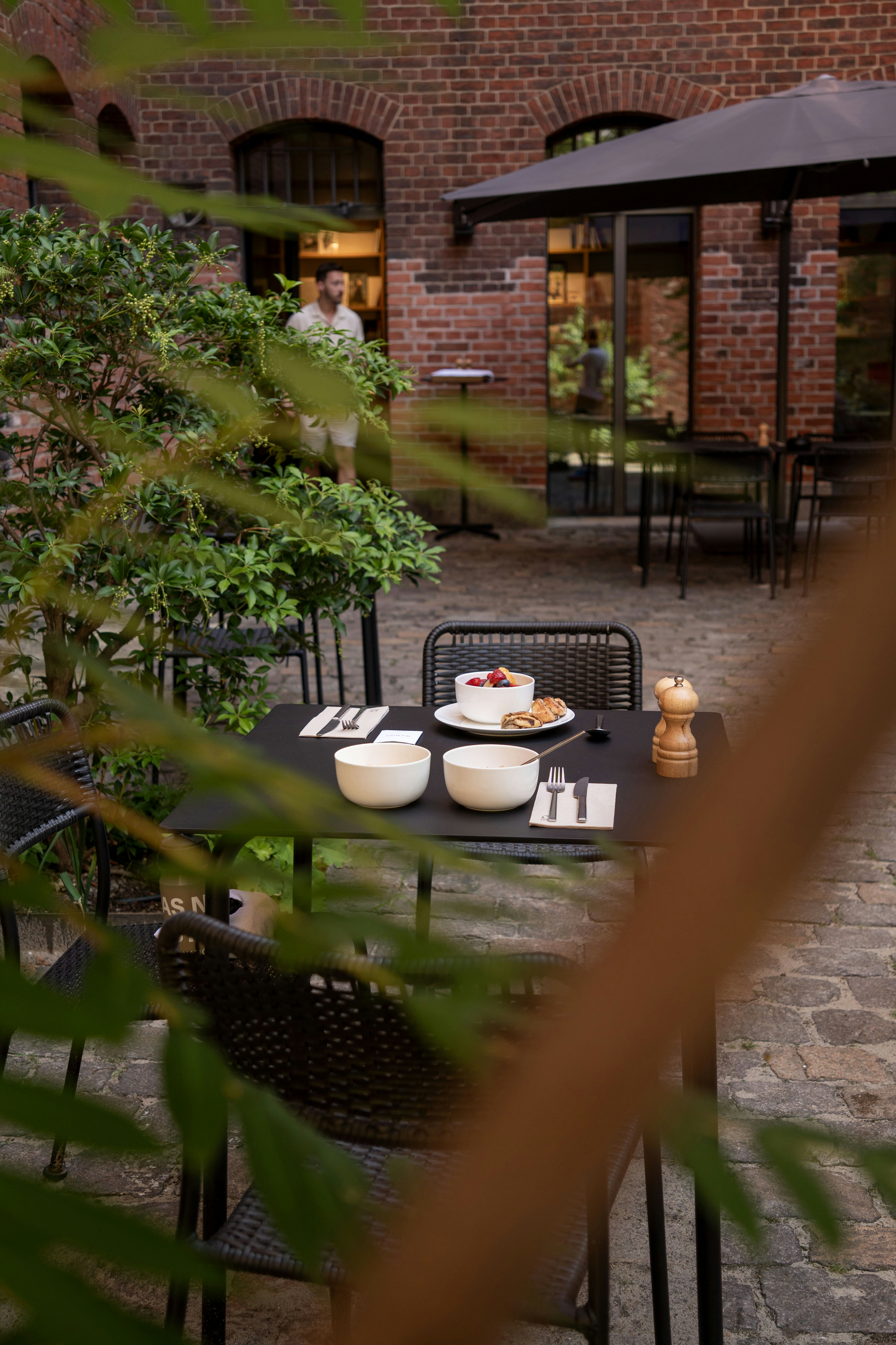 Breakfast in The Garden