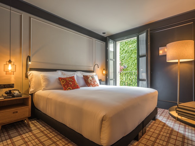 Small Room - Bedroom