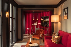Club Suite - Living Area