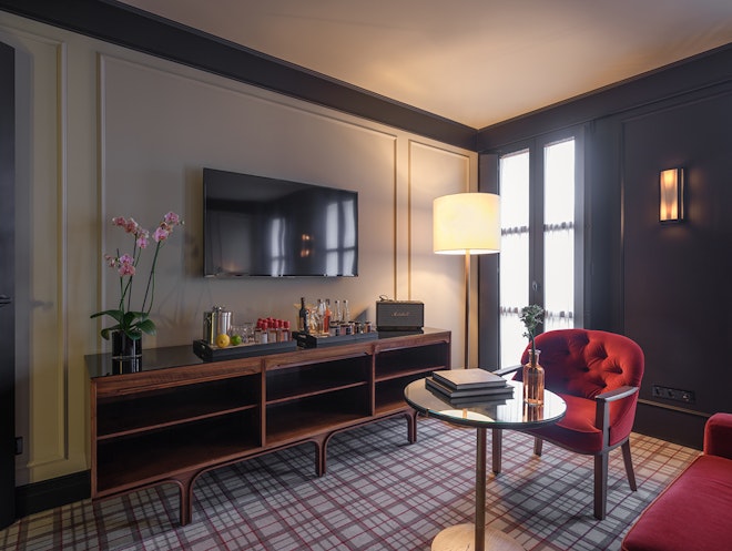 Junior Suite - Living Area