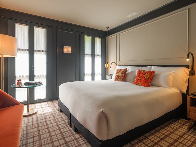 Medium Room - Bedroom