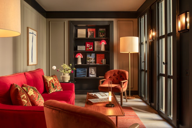 Club Suite - Living Area