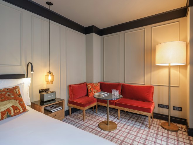 LARGE Room Bedroom