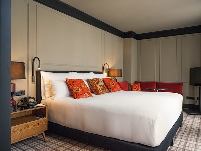 Large Room - Bedroom