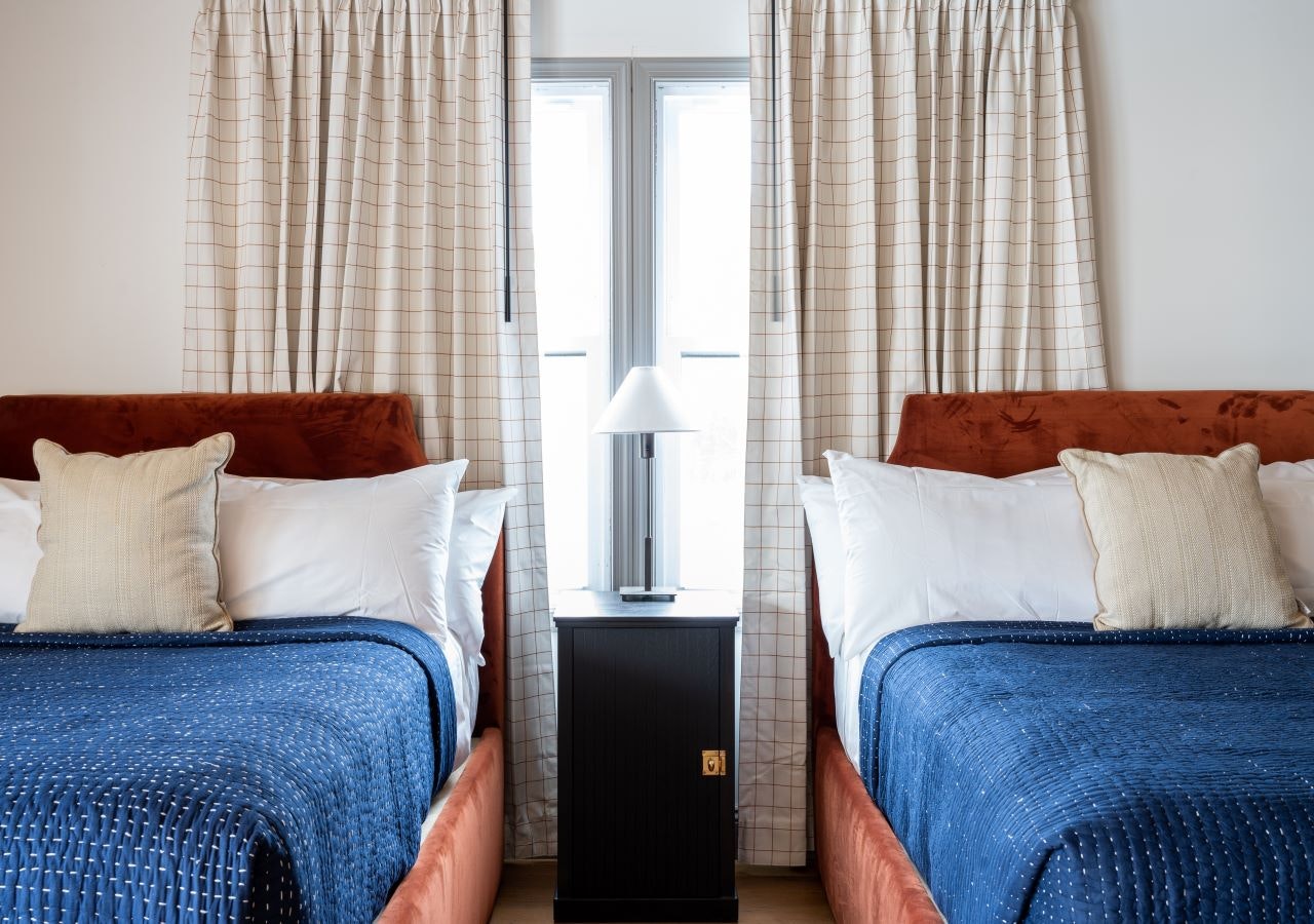 Streamside View Double Queen with Balcony