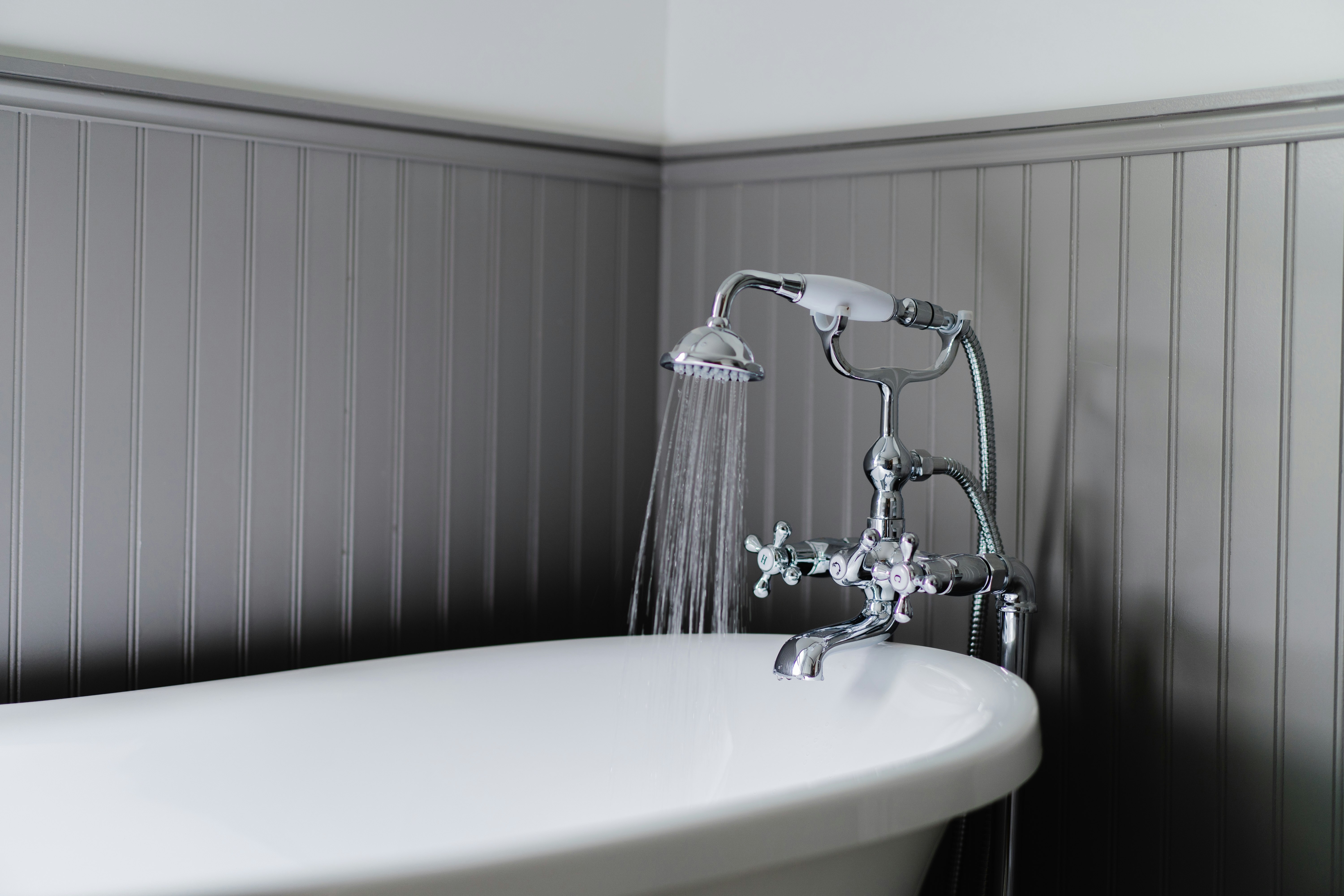 Baller Suite Claw Foot Tub